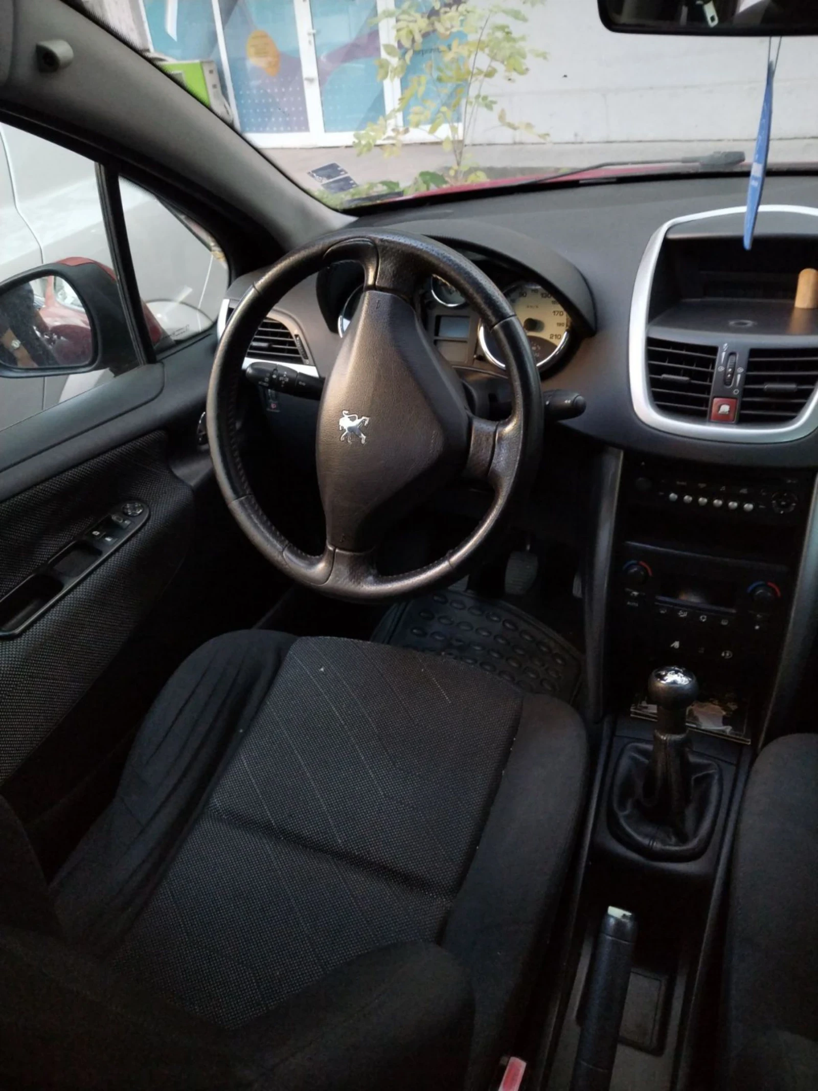 Peugeot 207 1.7 HDI, снимка 9 - Автомобили и джипове - 54312758