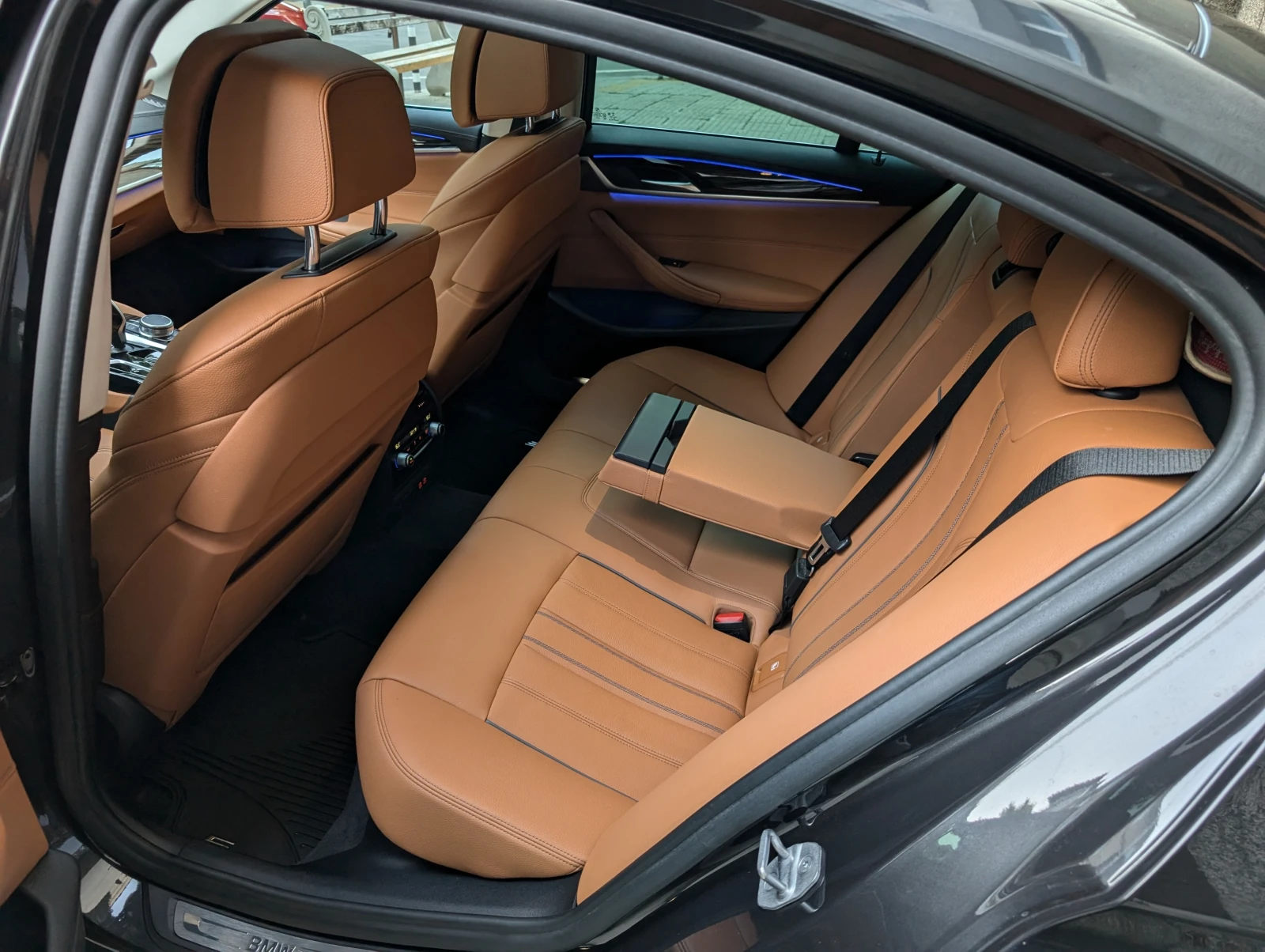 BMW 530 MHEV* Luxury* Panorama* Audison, снимка 8 - Автомобили и джипове - 54790739