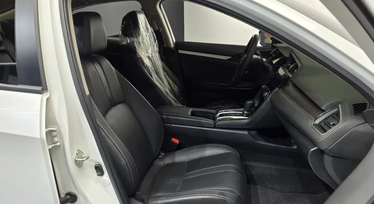 Honda Civic 2.0 Бензин, снимка 11 - Автомобили и джипове - 55000759