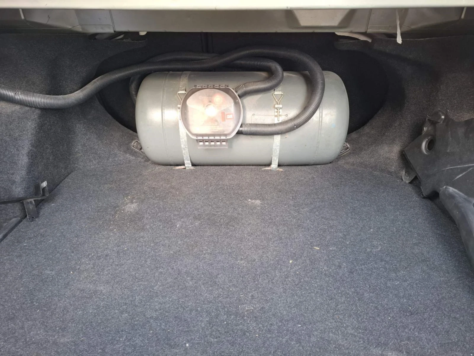 Toyota Avensis 1.8vvt-i, снимка 6 - Автомобили и джипове - 55049022