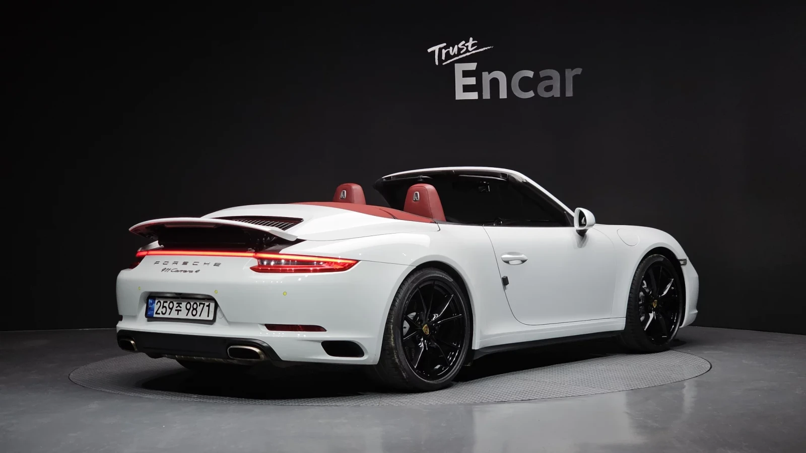 Porsche 911 Cabriolet 991, снимка 2 - Автомобили и джипове - 55222482