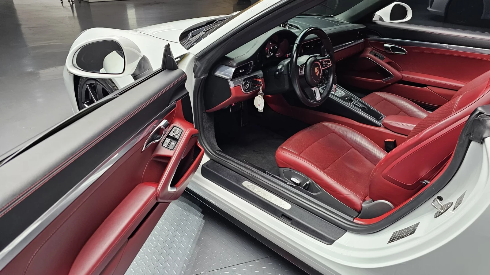 Porsche 911 Cabriolet 991, снимка 10 - Автомобили и джипове - 55222482