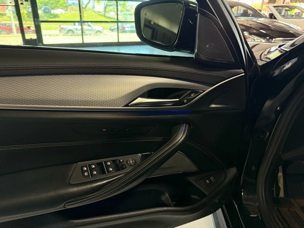BMW 540 xDrive / HK/ HUD/ M SPORT/ 360/ , снимка 10 - Автомобили и джипове - 55278585