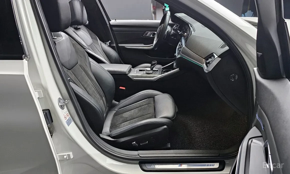 BMW 320 M Sport Амбиетно, Подгев, Шибидах, снимка 9 - Автомобили и джипове - 55280826