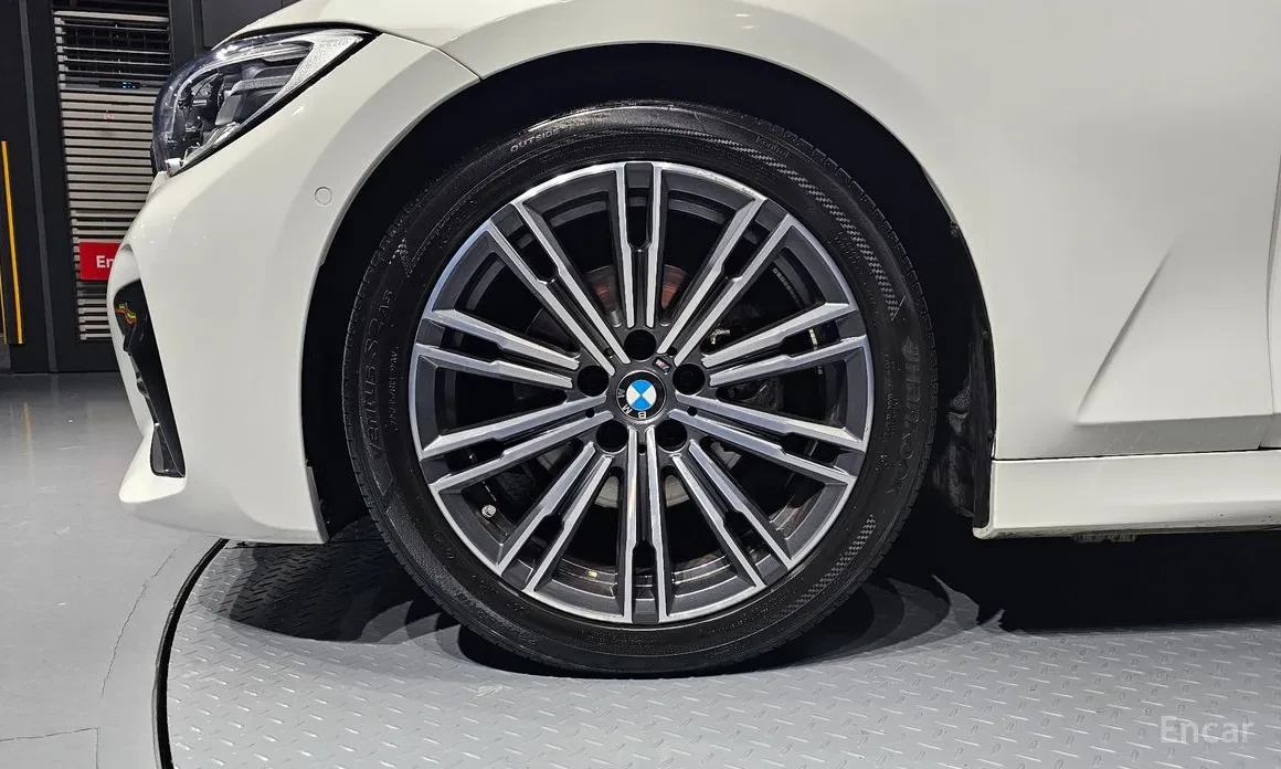 BMW 320 M Sport Амбиетно, Подгев, Шибидах, снимка 5 - Автомобили и джипове - 55280826