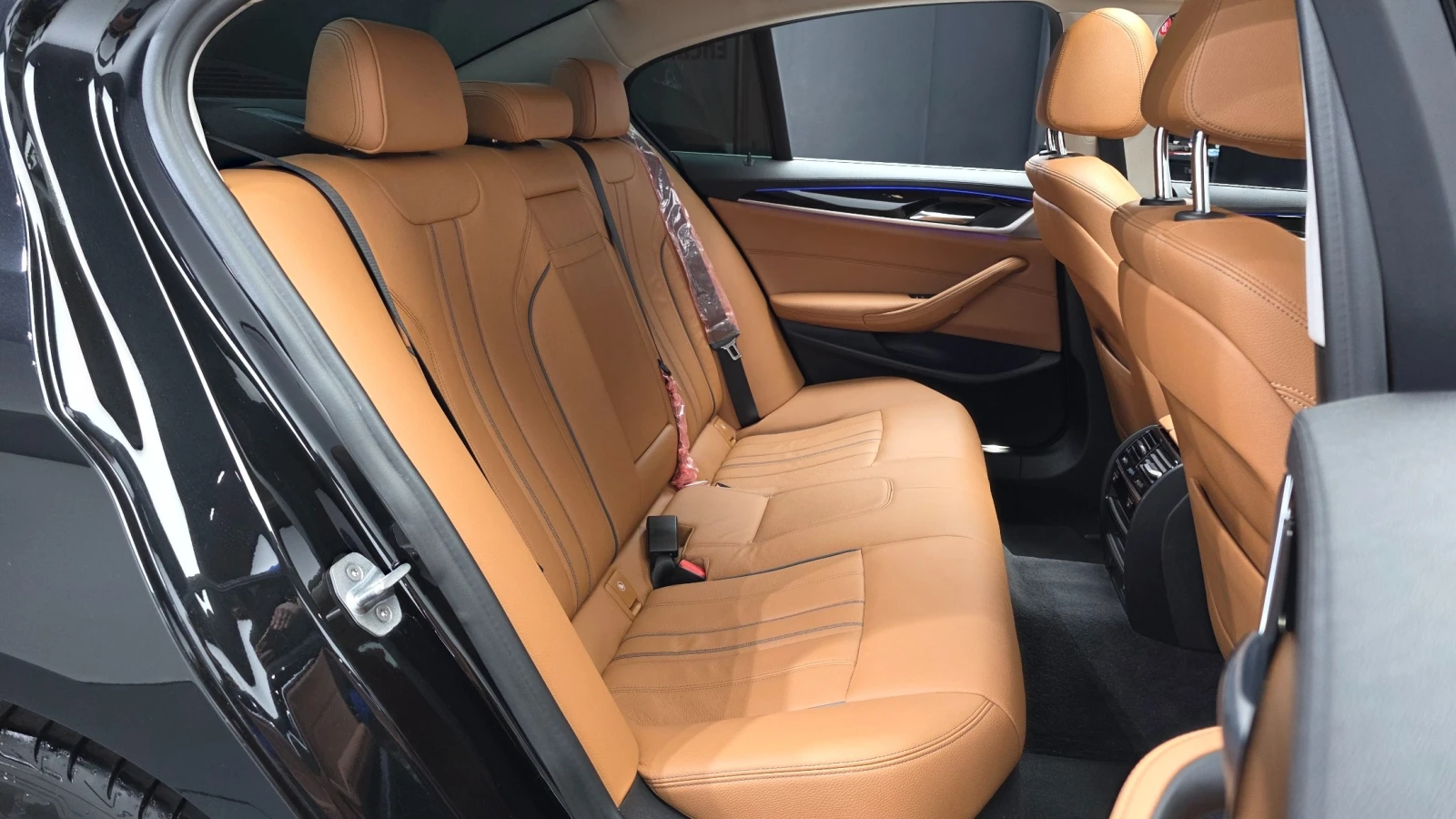 BMW 520 * HEAD UP * DISTRONIC * АВТОКРЕДИТ * , снимка 14 - Автомобили и джипове - 55472188