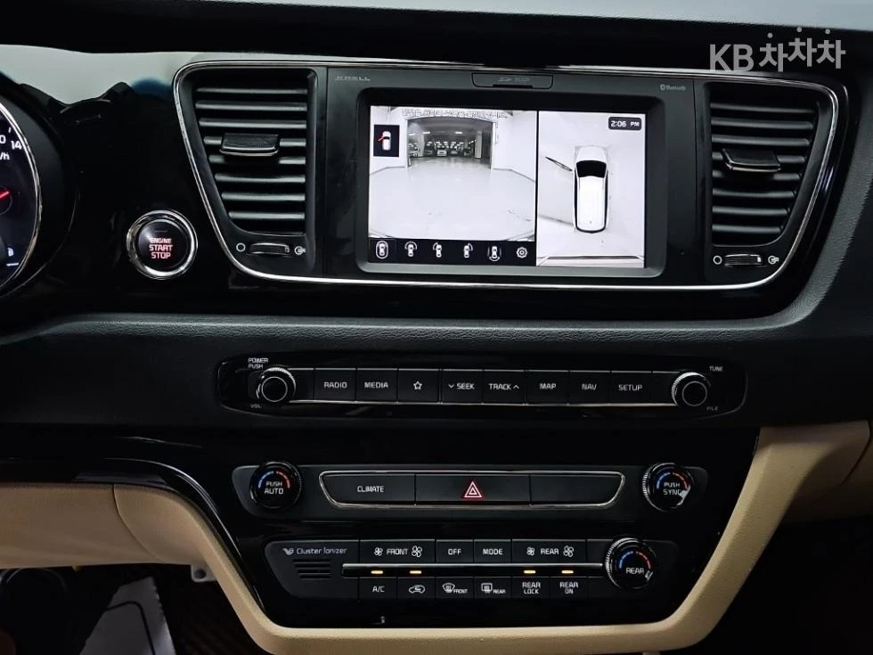 Kia Carnival 9-seater, снимка 10 - Автомобили и джипове - 55833314