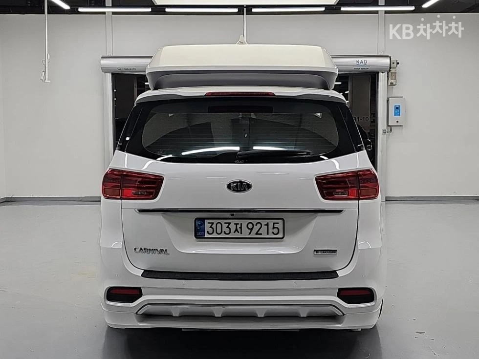 Kia Carnival 9-seater, снимка 3 - Автомобили и джипове - 55833314