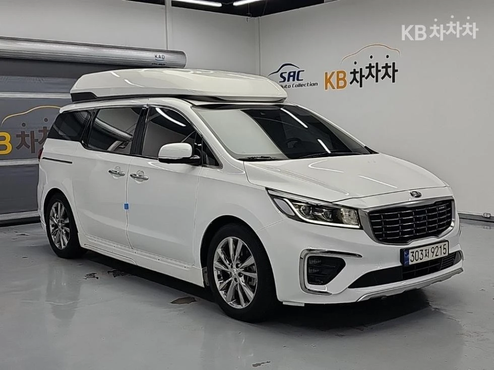 Kia Carnival 9-seater, снимка 4 - Автомобили и джипове - 55833314