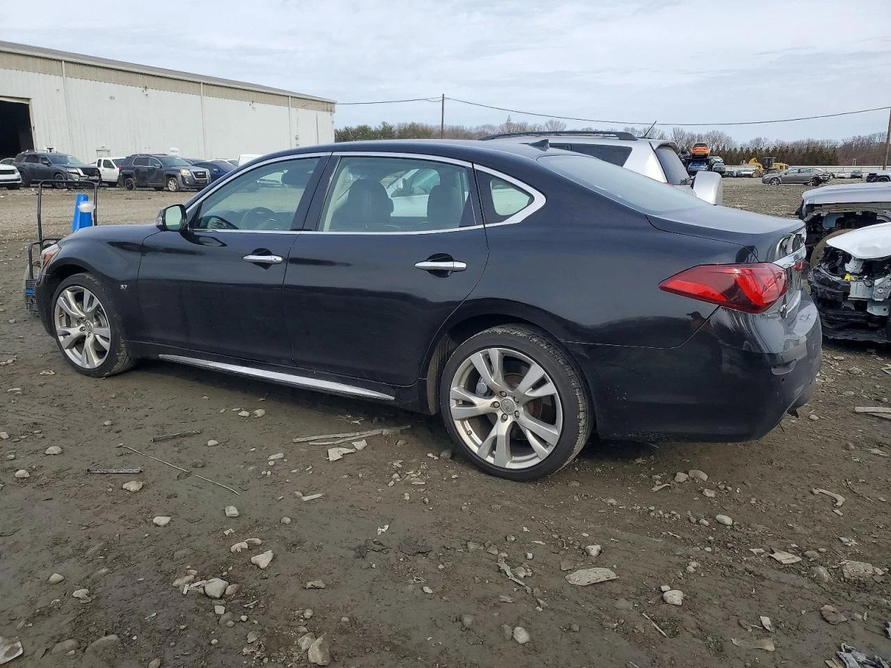 Infiniti Q70 3.7l L 3.7 Luxe, снимка 2 - Автомобили и джипове - 55956658