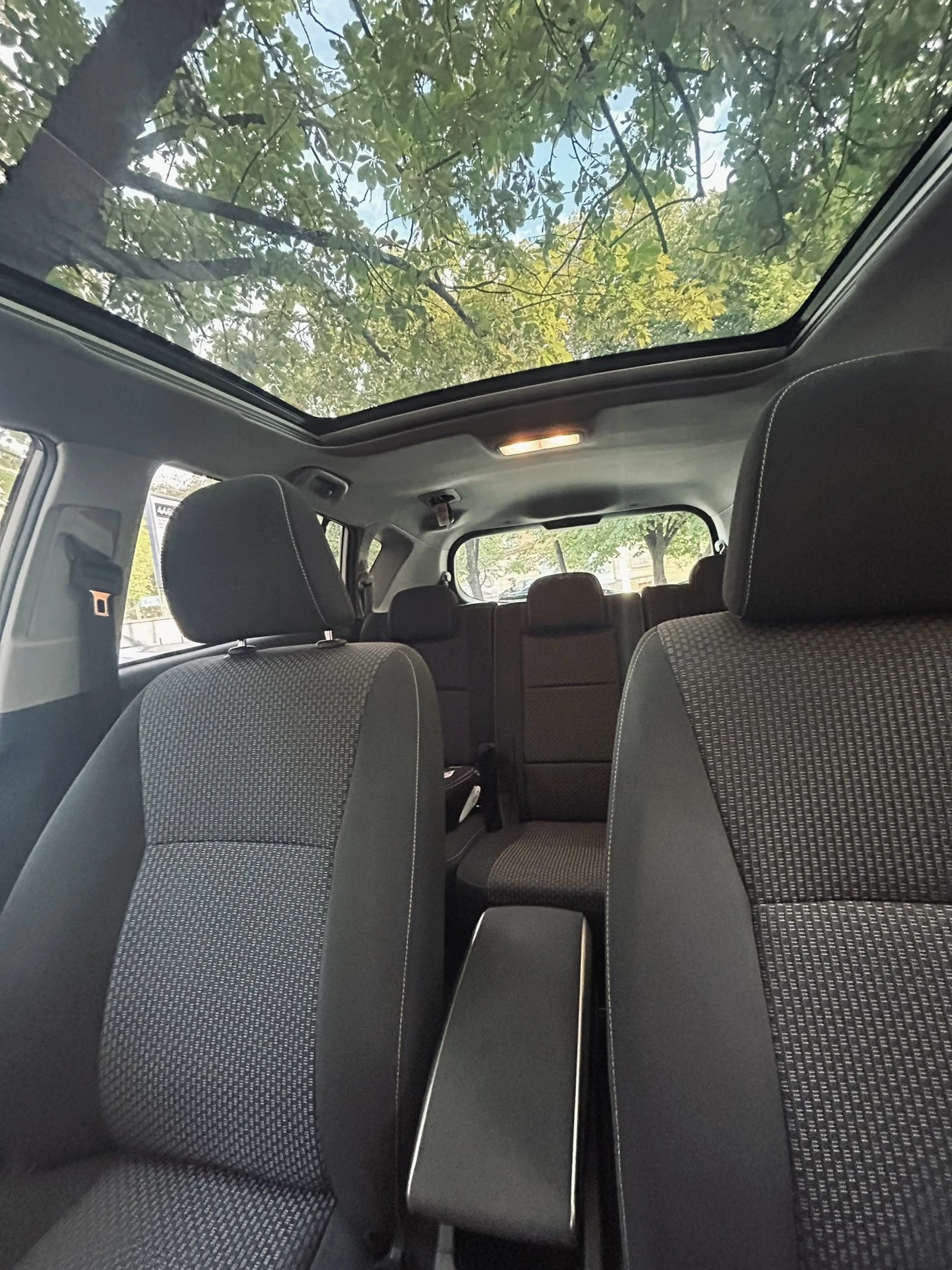 Toyota Verso 2.2, снимка 10 - Автомобили и джипове - 56555325