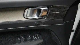 Volvo XC40 INSCRIPTION| 360| ПАМЕТ| ОБДУХ| HUD| AMBIENT| 2 КЛ, снимка 17