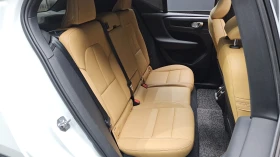 Volvo XC40 INSCRIPTION| 360| ПАМЕТ| ОБДУХ| HUD| AMBIENT| 2 КЛ, снимка 14