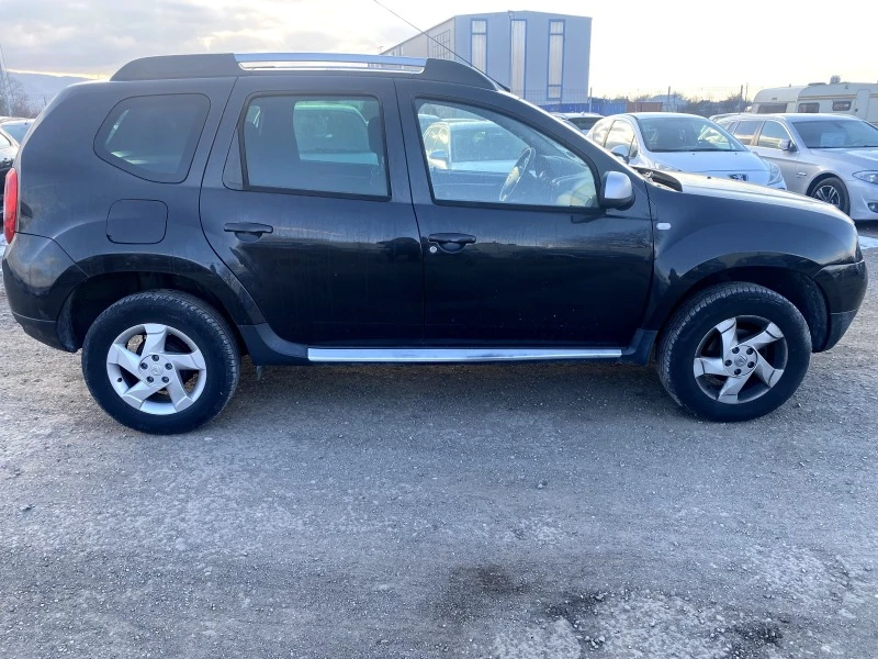 Dacia Duster 1.6i 16v 166x.км Като нова, снимка 5 - Автомобили и джипове - 39614818