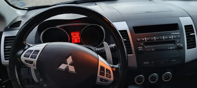 Mitsubishi Outlander, снимка 7 - Автомобили и джипове - 47188685