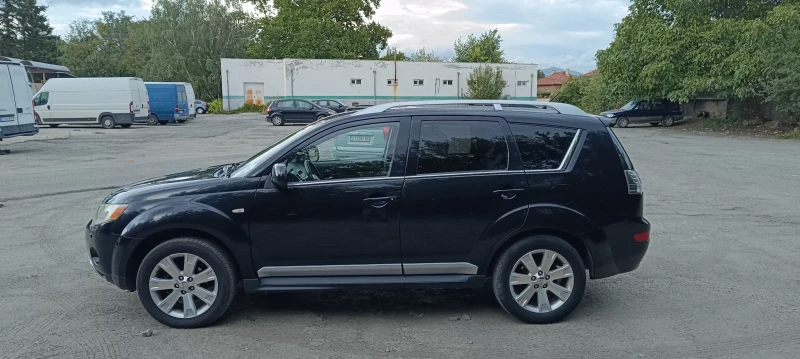 Mitsubishi Outlander, снимка 3 - Автомобили и джипове - 47188685