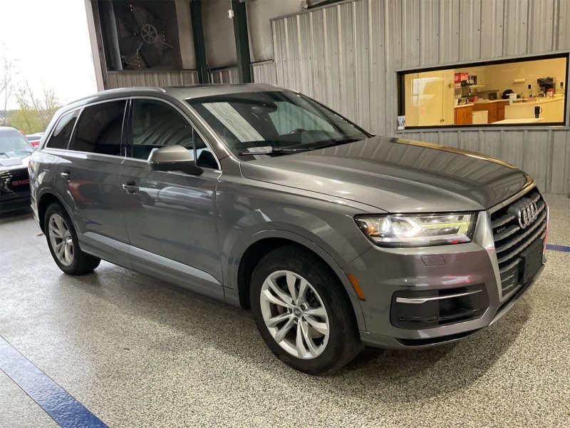 Audi Q7 * Premiurm plus,  * Няма такава цена!, снимка 1 - Автомобили и джипове - 48307905