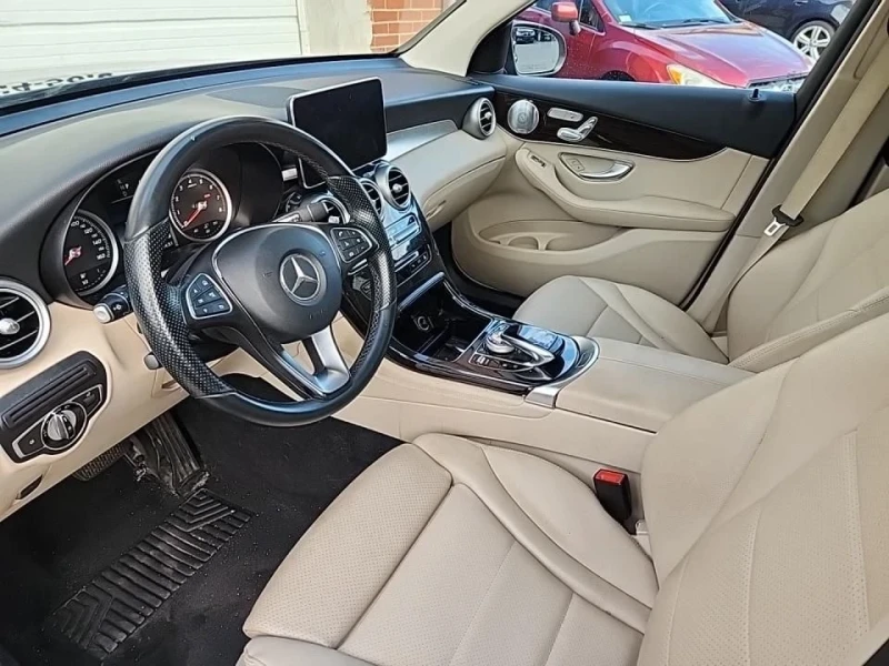 Mercedes-Benz GLC 300 4Matic* Burmester* Пано* Подгрев, снимка 15 - Автомобили и джипове - 52318021