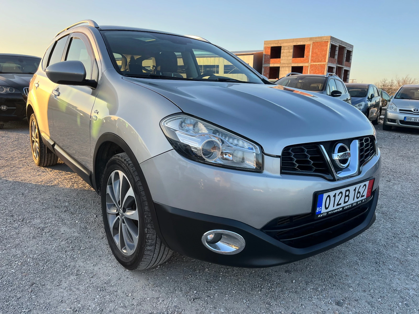 Nissan Qashqai 7места, панорама, нави, камера, 150к.с - изображение 3