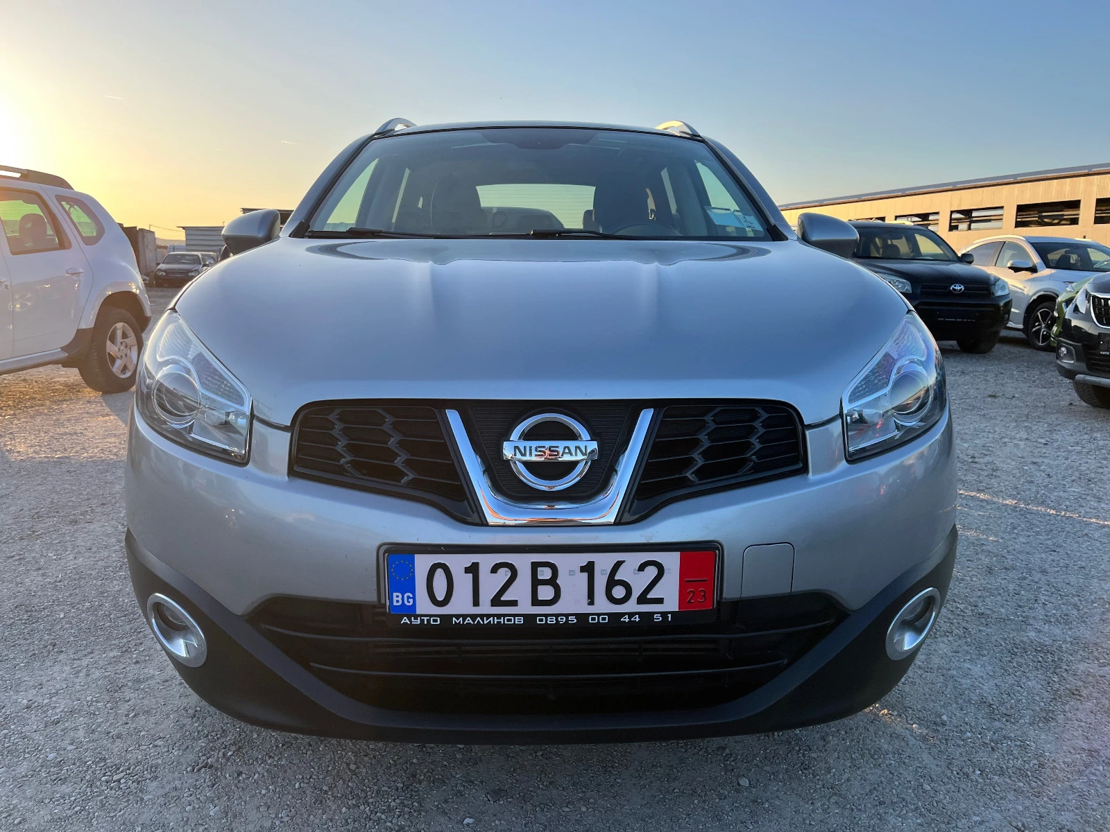 Nissan Qashqai 7места, панорама, нави, камера, 150к.с - изображение 2