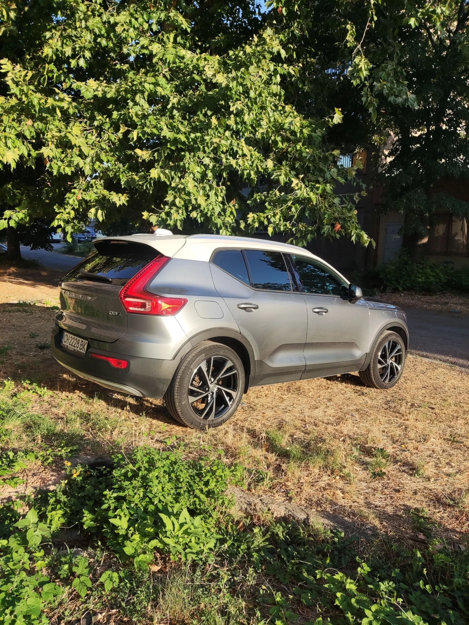 Volvo XC40 2.0 TDI AWD - изображение 5