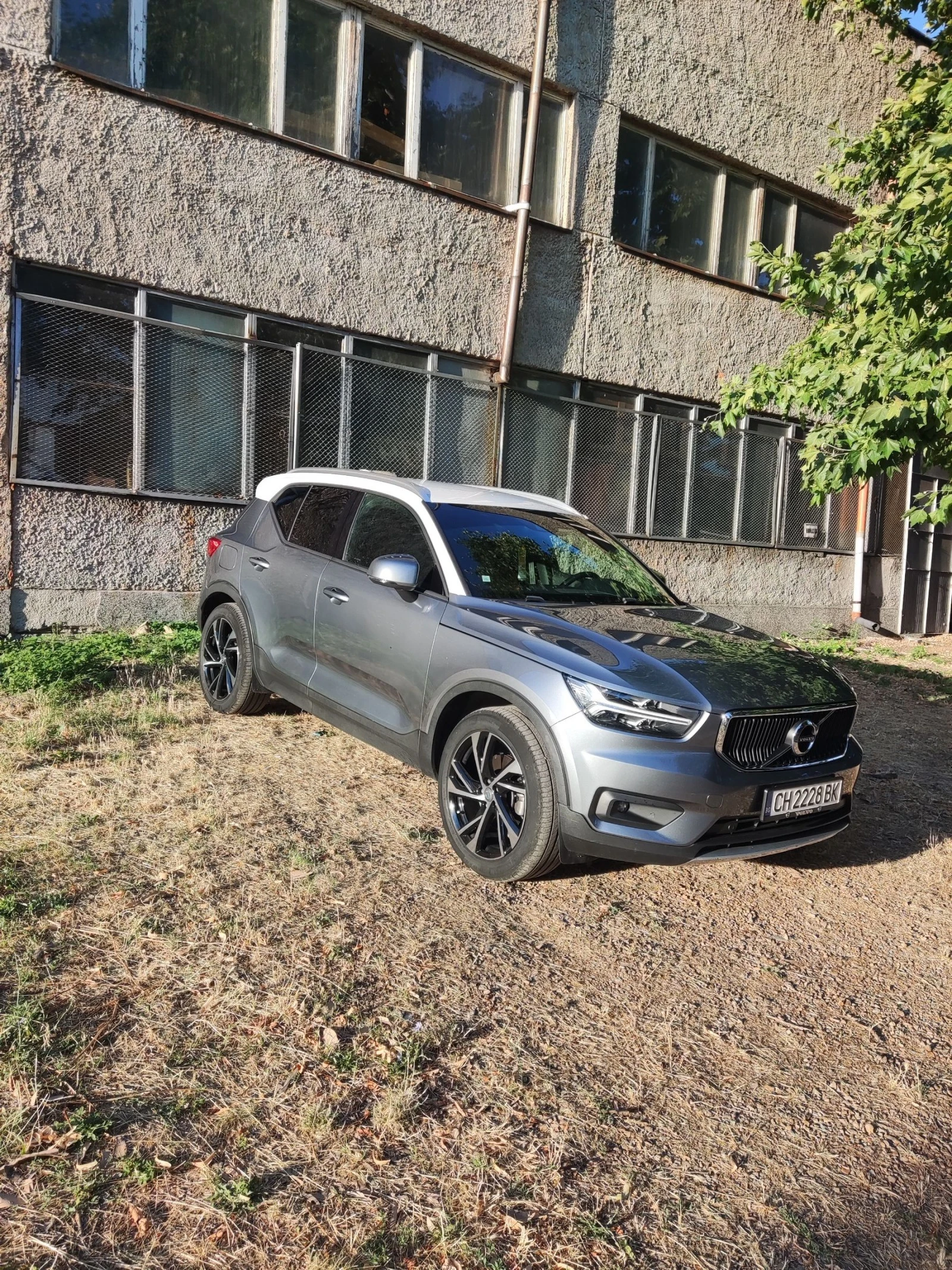 Volvo XC40 2.0 TDI AWD - изображение 6