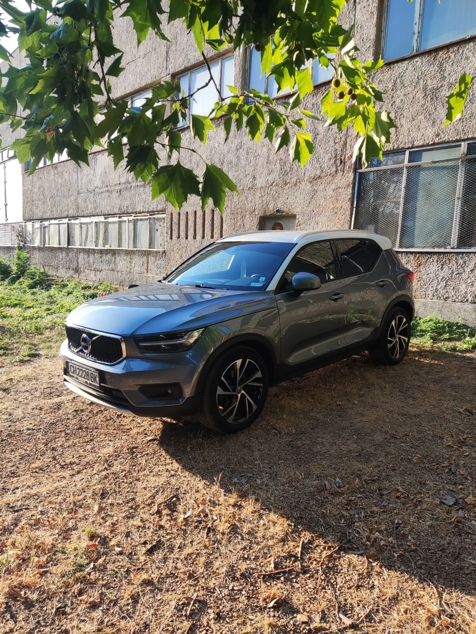 Volvo XC40 2.0 TDI AWD - изображение 2