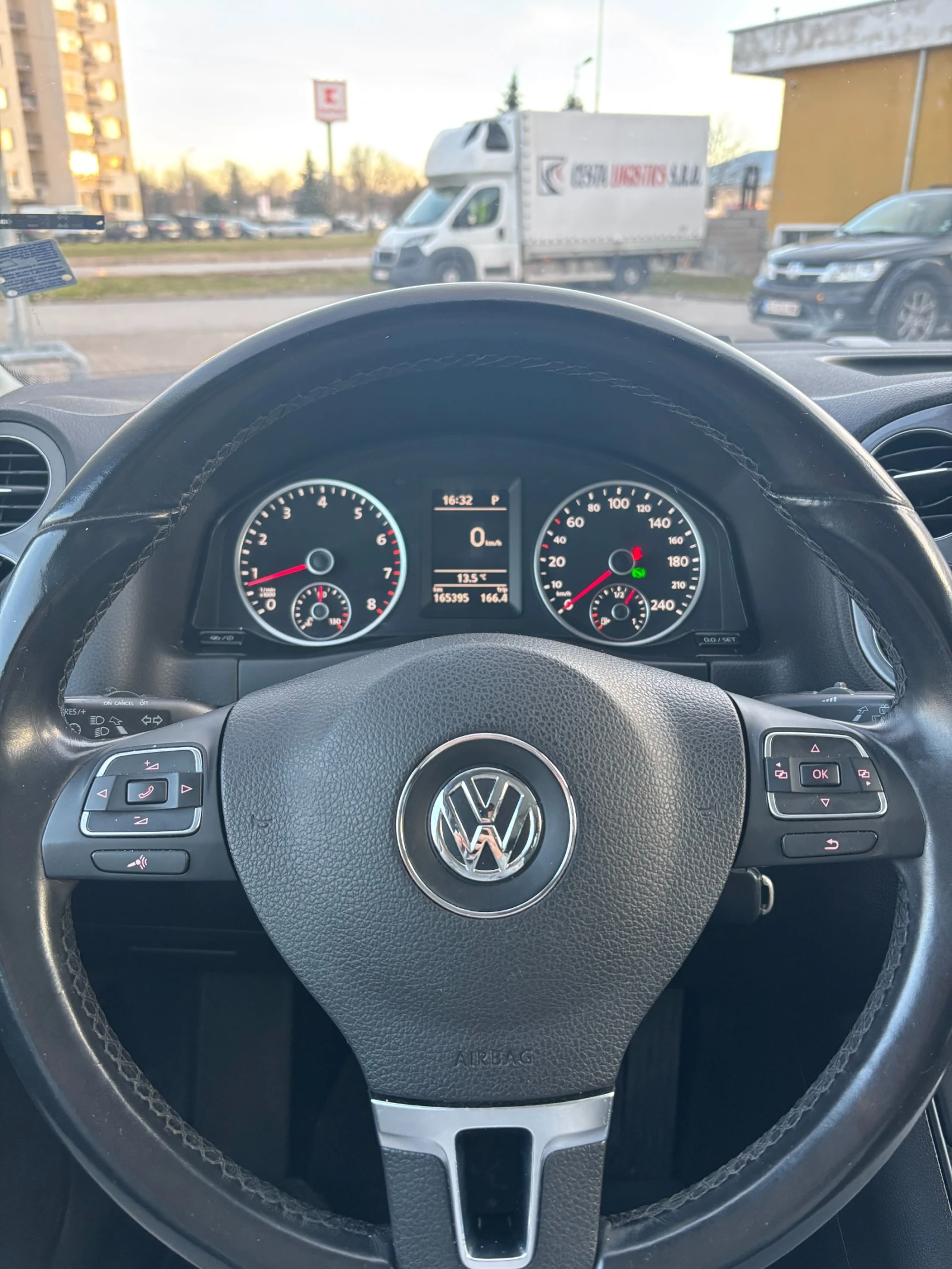 VW Tiguan  - изображение 7