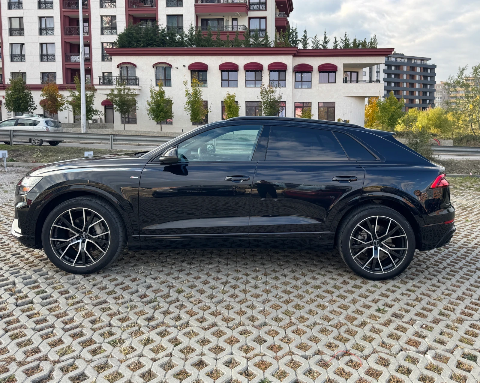 Audi Q8 S-Line/Matrix/360/HEAD UP/история/каско - изображение 4