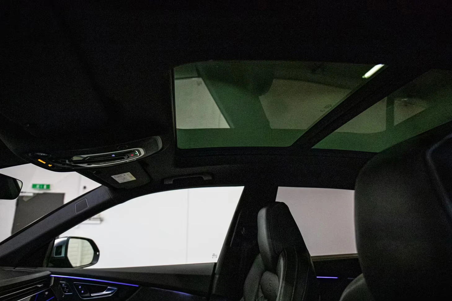 Audi SQ8 4.0TDI/435HP/MASSAGE/PANO/360/B&O/HUD/MEMO/824g - изображение 10