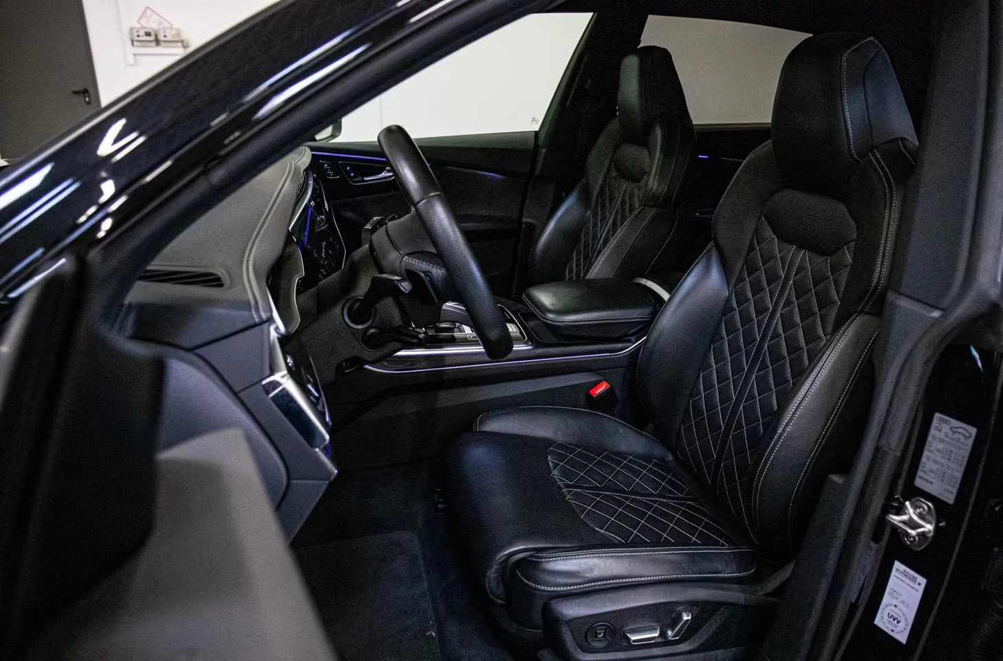 Audi SQ8 4.0TDI/435HP/MASSAGE/PANO/360/B&O/HUD/MEMO/824g - изображение 9