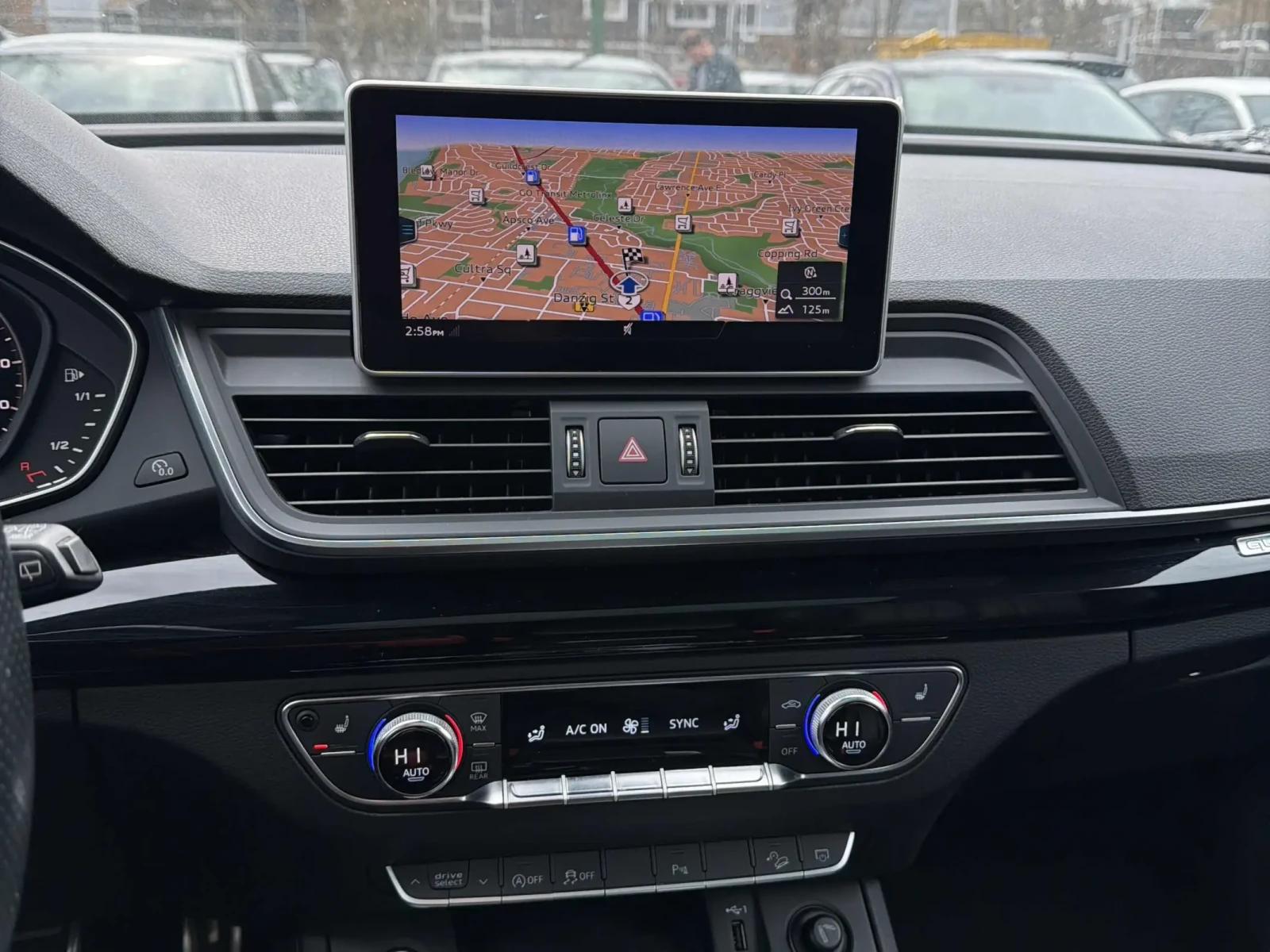 Audi Q5 Technik 45 TFSI quattro, снимка 9 - Автомобили и джипове - 54210359