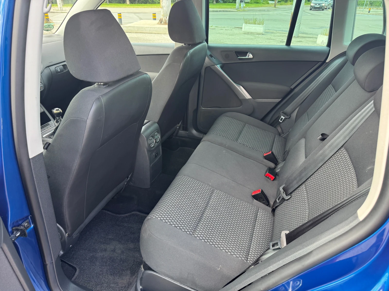 VW Tiguan 2.0TDI 4x4 внос Германия ТЮФ 6ск Теглич, снимка 13 - Автомобили и джипове - 54647314