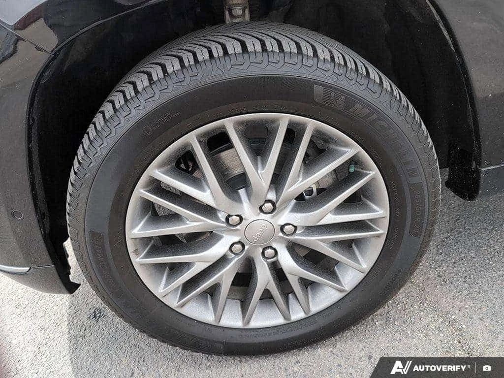 Jeep Grand cherokee SUMMIT | 5.7 HEMI | ОБДУХВАНЕ | CARFAX | , снимка 14 - Автомобили и джипове - 55492396
