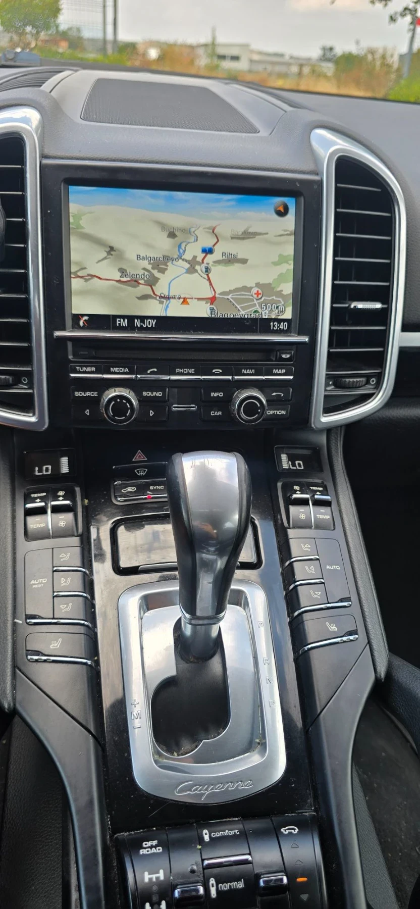 Porsche Cayenne 3.0 D, снимка 16 - Автомобили и джипове - 55600314