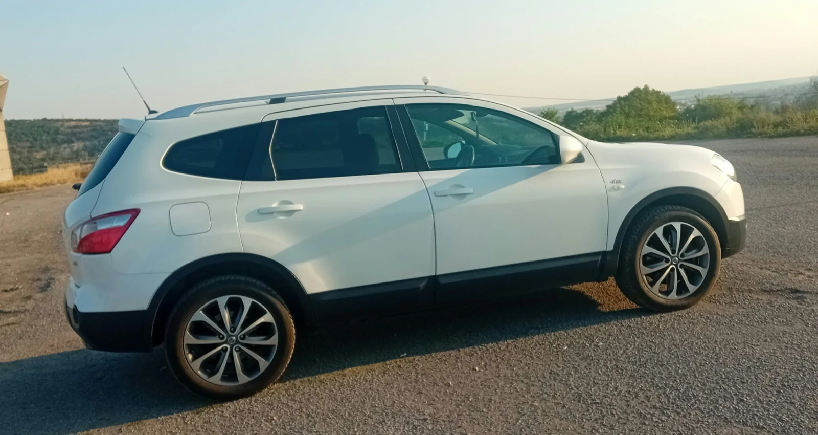 Nissan Qashqai + 2 dCi, снимка 8 - Автомобили и джипове - 56115895