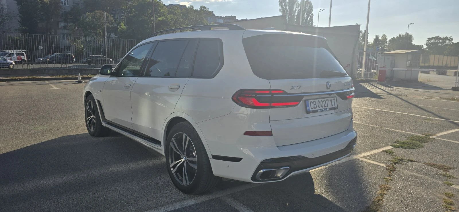 BMW X7 | M SPORT | MERINO | 7 МЕСТА, снимка 4 - Автомобили и джипове - 56314554