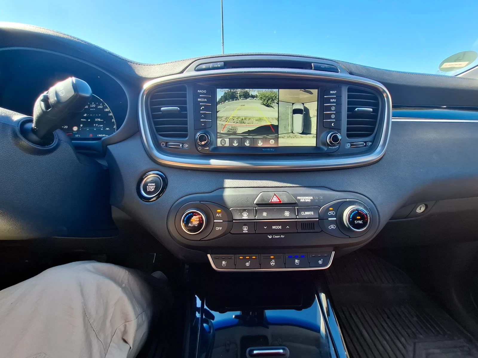 Kia Sorento, снимка 8 - Автомобили и джипове - 56372847