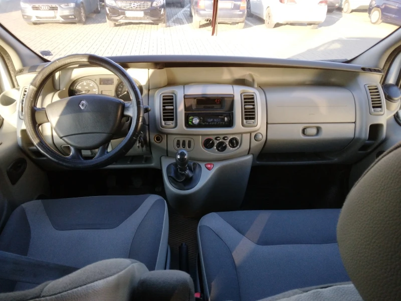 Renault Trafic, снимка 9 - Бусове и автобуси - 48027585