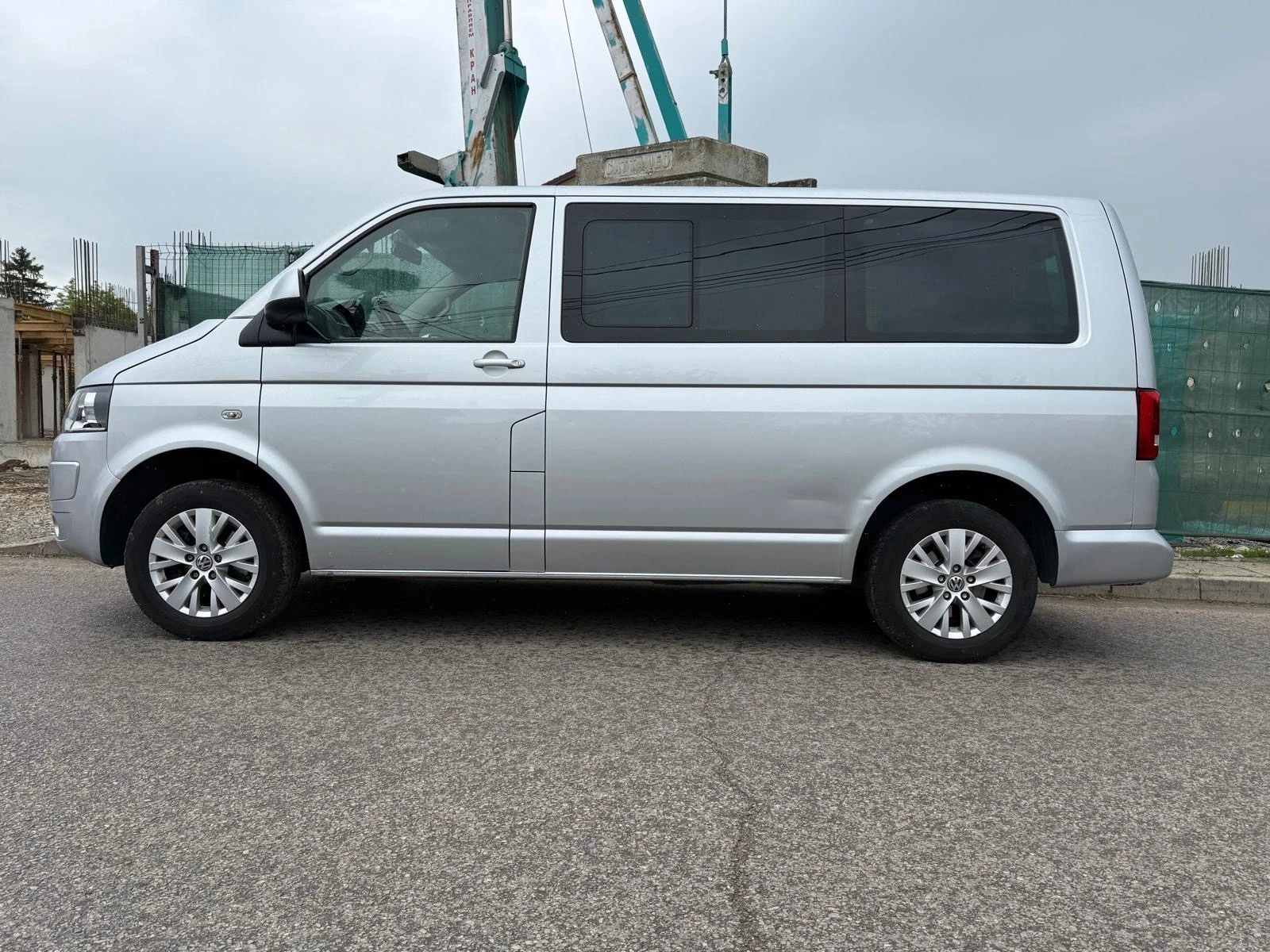 VW Caravelle 2.0TDI 140kc 9m 6 скорости 2014, снимка 4 - Бусове и автобуси - 54648575
