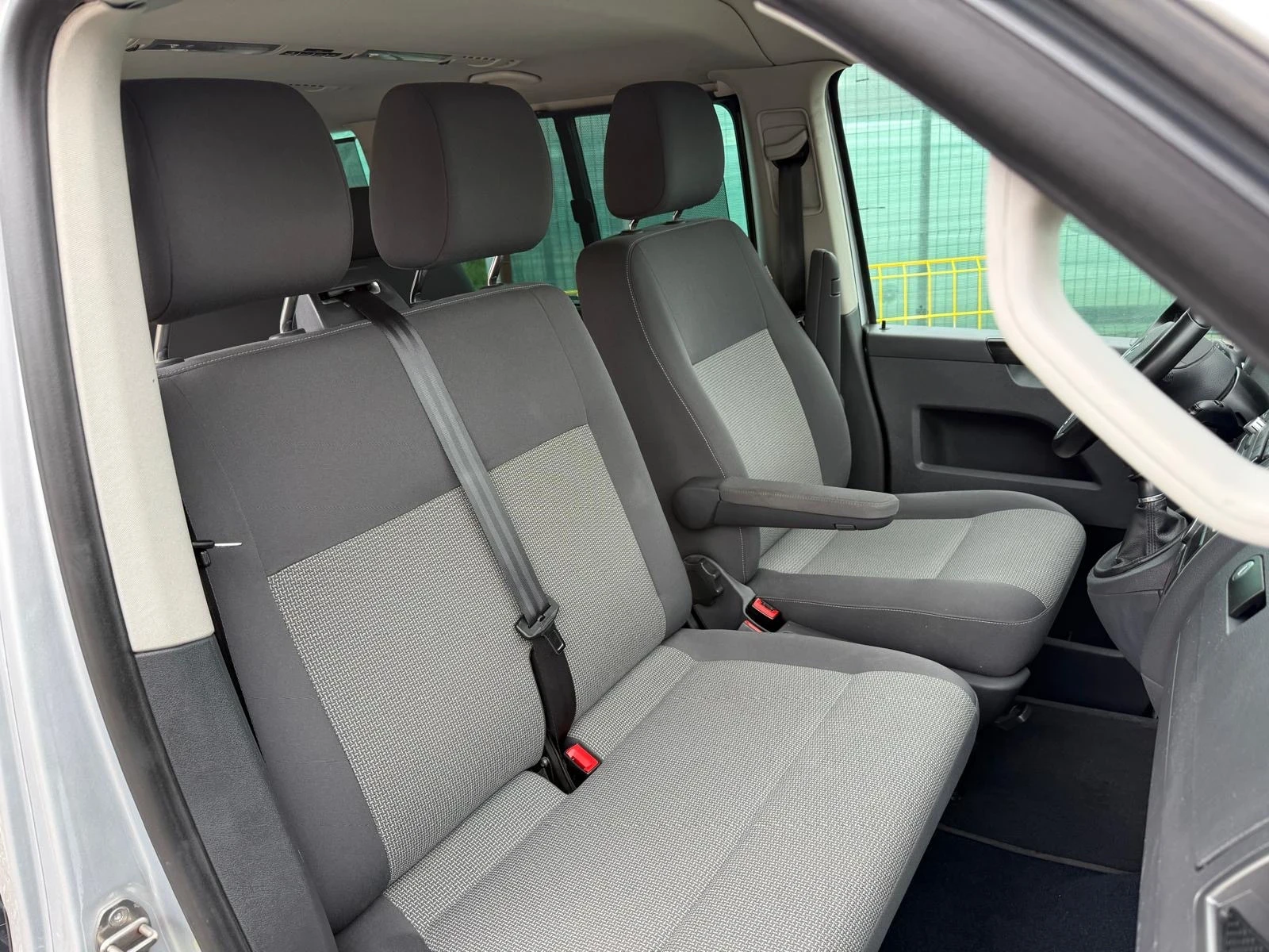 VW Caravelle 2.0TDI 140kc 9m 6 скорости 2014, снимка 10 - Бусове и автобуси - 54648575