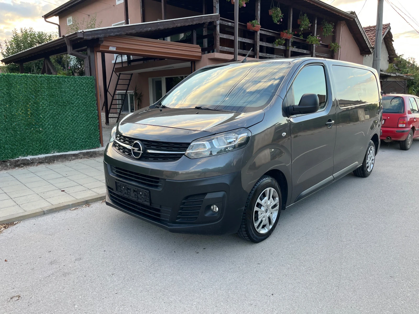 Opel Vivaro 1, 5HDI /120к.с.