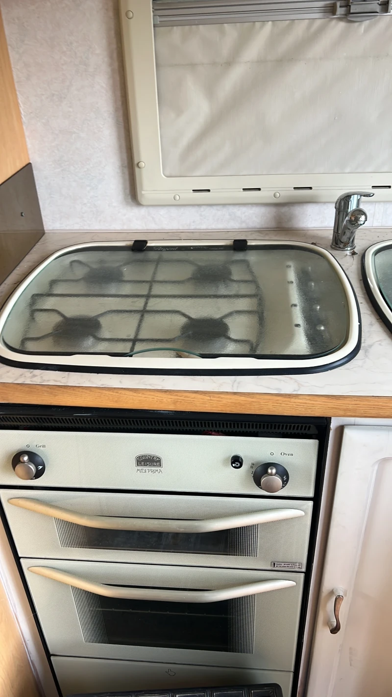 Каравана Eldis Elddis Omega432, снимка 6 - Каравани и кемпери - 52067325