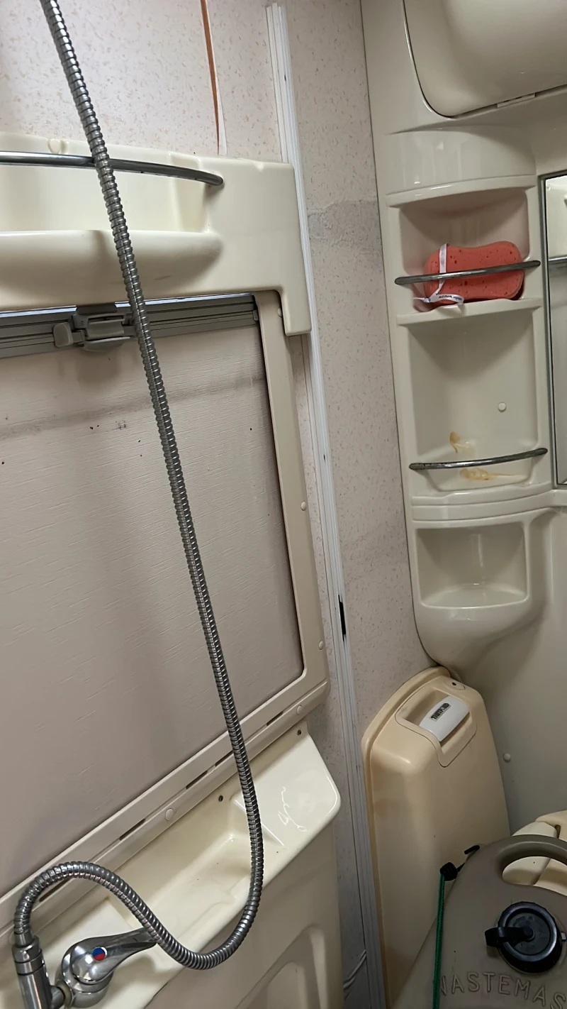 Каравана Eldis Elddis Omega432, снимка 8 - Каравани и кемпери - 52067325