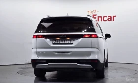 Kia Carnival ГАЗ+ БЕНЗИН* КОЖА* ПОДГРЕВ* ОБДУХВ* МОНИТОРИ* ДИСТ, снимка 4