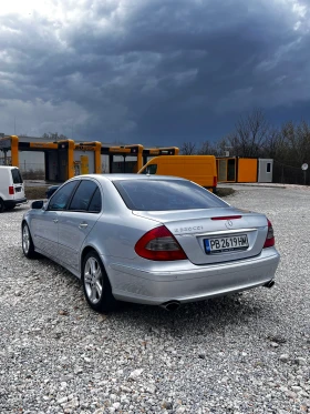 Mercedes-Benz E 320, снимка 5