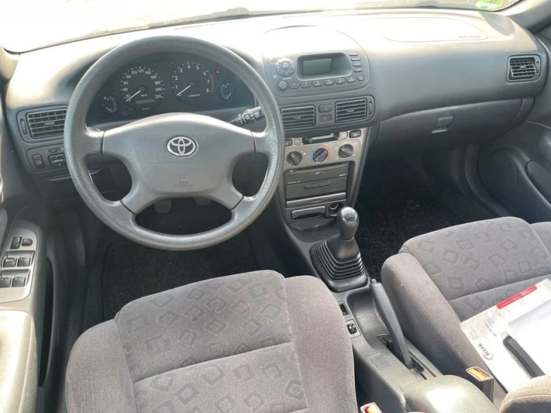 Toyota Corolla, снимка 4 - Автомобили и джипове - 48051181