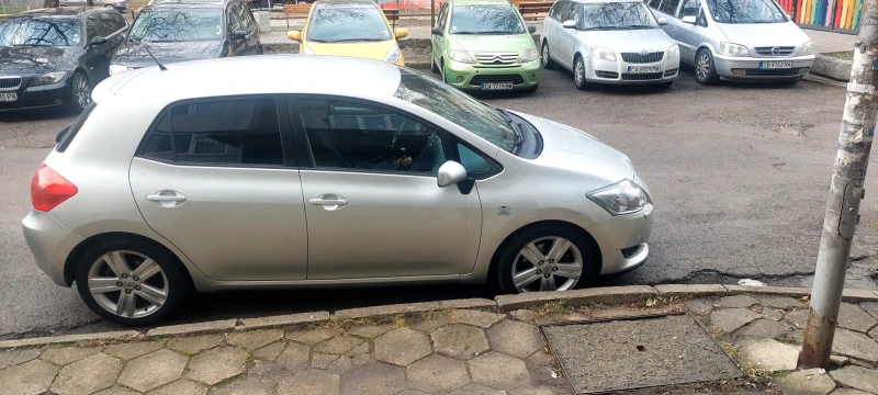 Toyota Auris, снимка 2 - Автомобили и джипове - 48886477