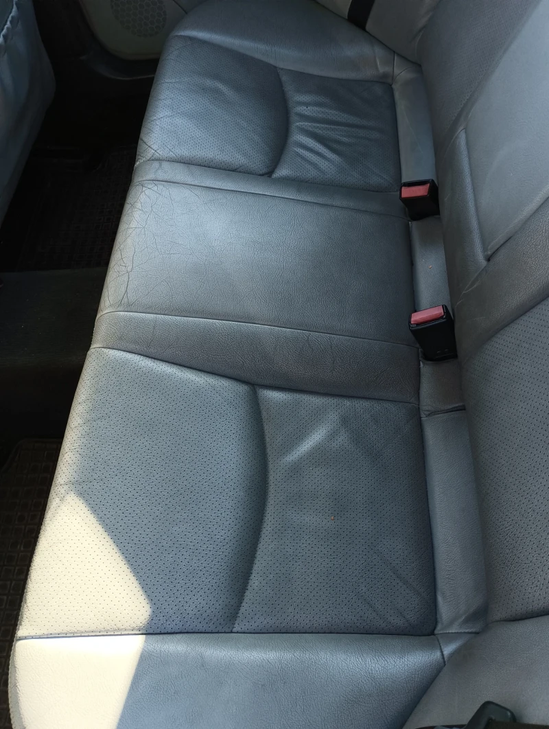 Mercedes-Benz C 220 Avangarde, снимка 8 - Автомобили и джипове - 52046416