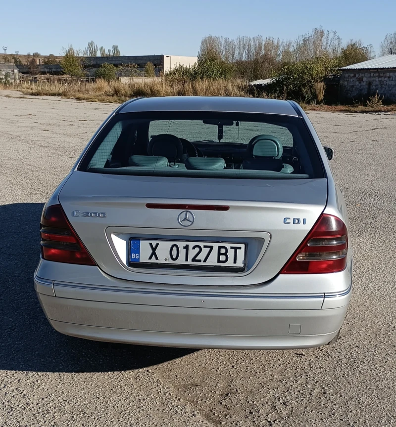 Mercedes-Benz C 220 Avangarde, снимка 3 - Автомобили и джипове - 52046416